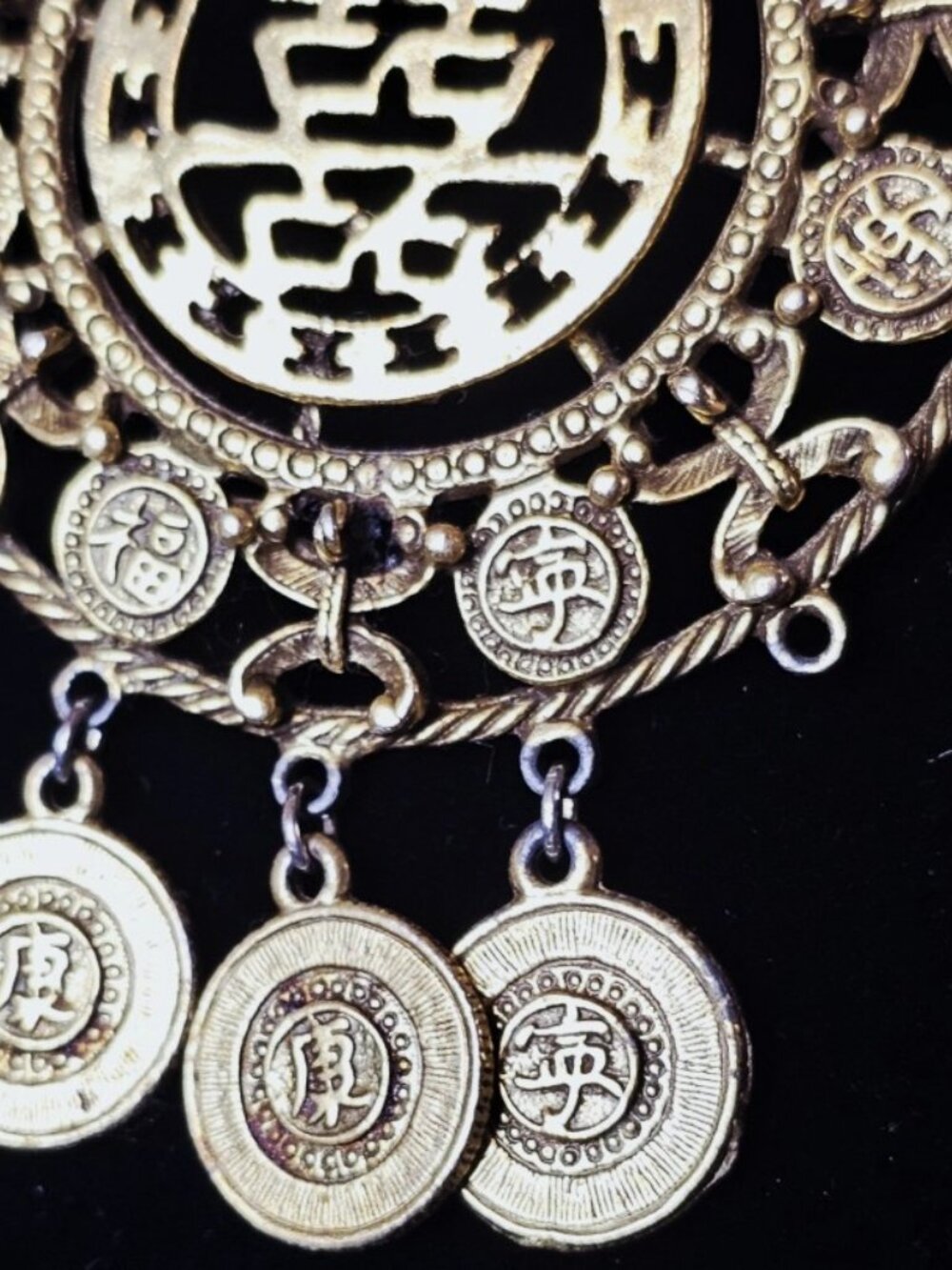 Goldette 60's Vintage Multi Strand Chinese Jade Color Stones Medallion Necklace - Picture 5 of 5